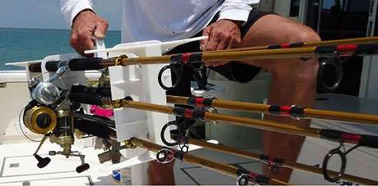 MD Outdoor Specialties, Inc MD Outdoor Anglers Tote XL 4 MD Outdoor Specialties, Inc MD Outdoor Anglers Tote XL - Image 2